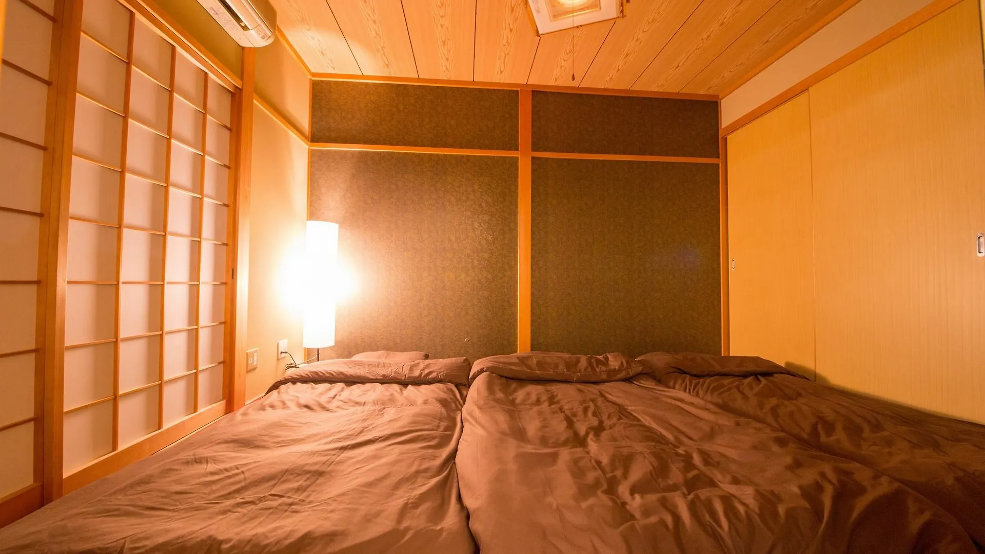 Kyoto Nishikyogoku Villa 0*,  Japan
